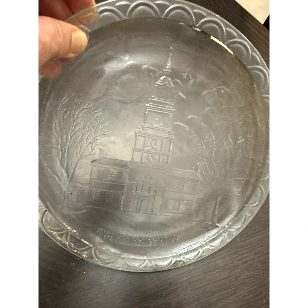 Vintage Independence Hall Philadelphia Clear Pressed Glass 8 Inch Plate Souvenir